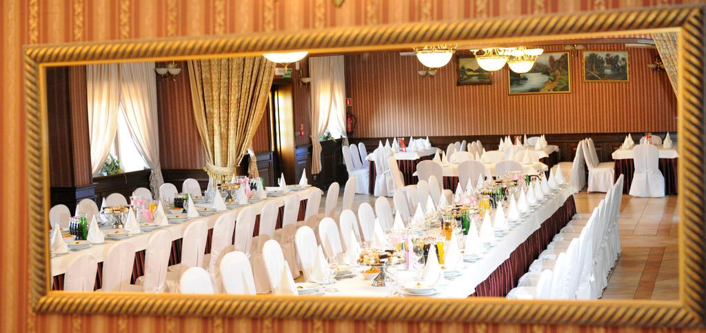Hotel Czardasz Koziegłowy Екстериор снимка