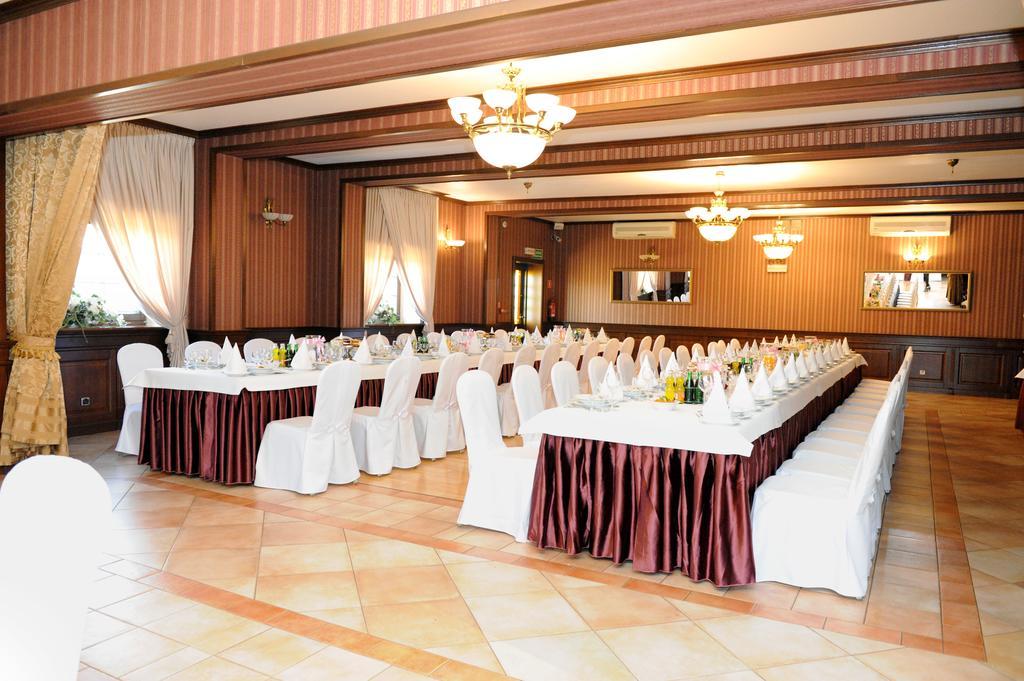 Hotel Czardasz Koziegłowy Екстериор снимка