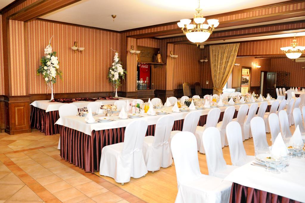 Hotel Czardasz Koziegłowy Екстериор снимка