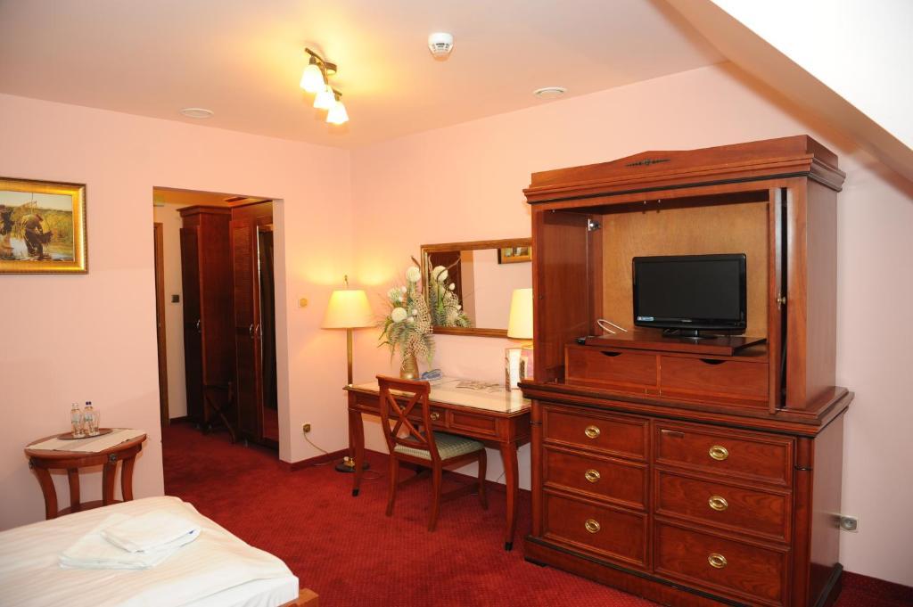 Hotel Czardasz Koziegłowy Екстериор снимка