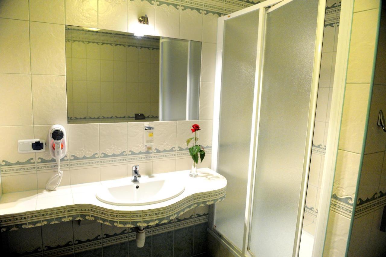 Hotel Czardasz Koziegłowy Екстериор снимка